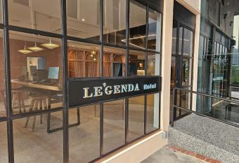 Le genda Hotel allows 18 year olds to book a room
