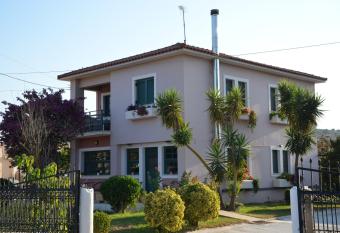 Rena s House has Balcony rooms
