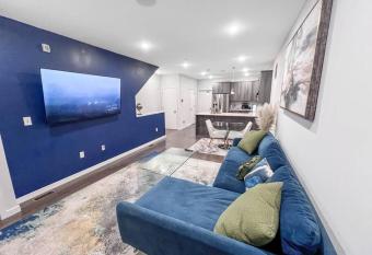 Yanne's Place - Dual-Lounge has Balcony rooms