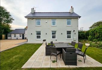 Granary Villa allows 18 year olds to book a room