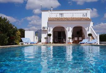 BB Casa Alegria allows 18 year olds to book a room