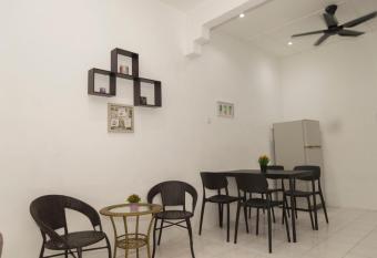 WY Impian Homestay has Balcony rooms