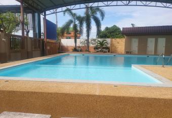 EKALUK PLACE INN has Balcony rooms