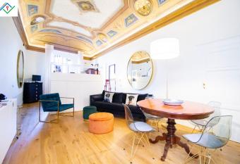 Appartamento Orsini allows 18 year olds to book a room