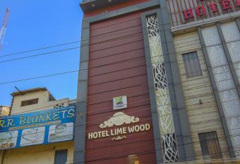 HOTEL LIME WOOD has Smoking rooms