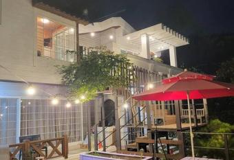 Hwaseong Haenggung Moonlight House allows 18 year olds to book a room