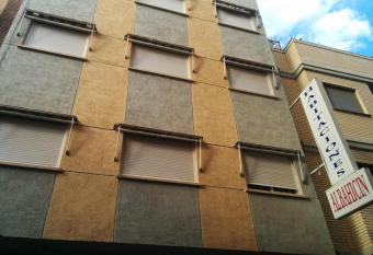 Albahic  n allows 18 year olds to book a room