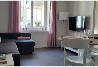 Appartement Terrasse 17 m   Centre historique has Balcony rooms