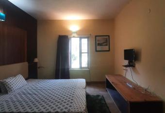 5D Retreat By Aish&Jo has Balcony rooms