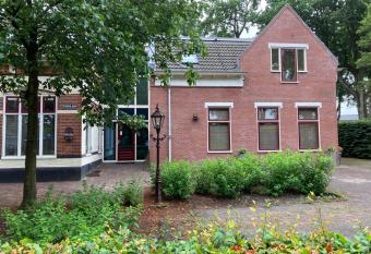 Borger appartement in centrum dorp. allows 18 year olds to book a room