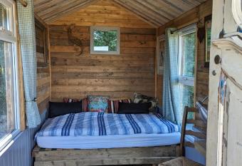Shires Barns has Balcony rooms