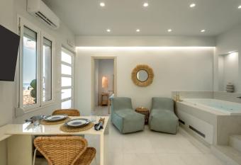 Se  Cret has rooms with a private hot tub