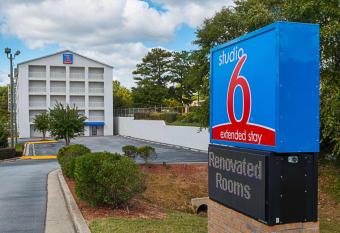 Studio 6~Atlanta  Ga ~ Chamblee allows 18 year olds to book a room