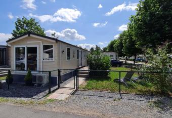 Onyx Leisure Cottage Breebos has Balcony rooms