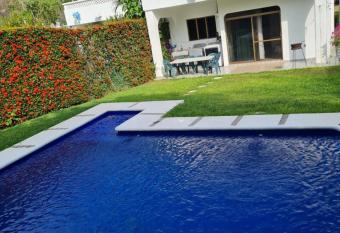 Casa en Club Santiago allows 18 year olds to book a room