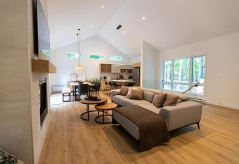 Magnifique Chalet Le Must allows 18 year olds to book a room