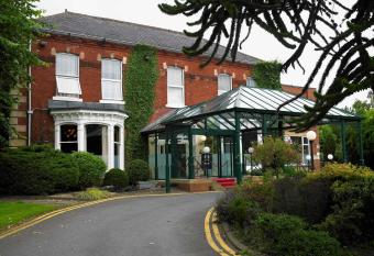 Parkmore Hotel & Leisure Club, Sure Hotel Collection by BW allows 18 year olds to book a room