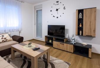 Apartmani Stoli   1 has Balcony rooms