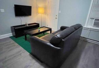 The Eco Home. Entire Place With Private Parking has Balcony rooms