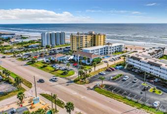 Coastal Waters Life - 2nd Floor 1 Bedroom! has Balcony rooms