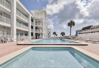 Coastal Waters 210 - 2nd Floor 1 Bedroom With 2 Queen Beds has Balcony rooms