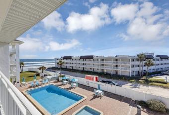 The Sea Esta At Coastal Waters has Balcony rooms