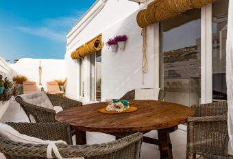 K-ERA Apartment has Balcony rooms