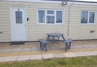 Summer Days has Balcony rooms