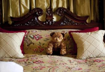 Judges Hotel has rooms with a private hot tub