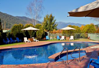 Discovery Parks - Bright allows 18 year olds to book a room