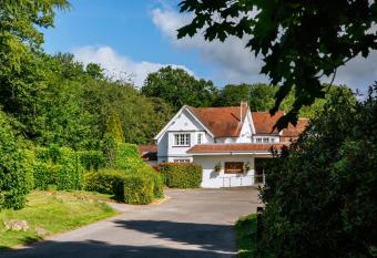 Aubrey Park Hotel allows 18 year olds to book a room
