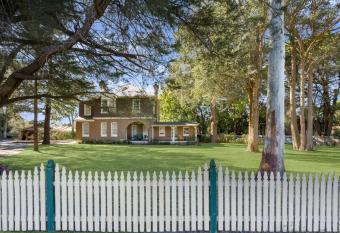 Mapleton Park has Balcony rooms