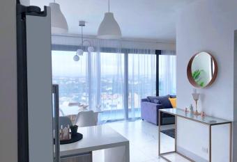 Be your guest! Heart of Santiago + free parking allows 18 year olds to book a room