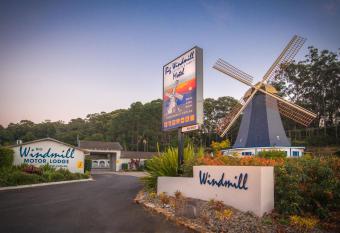 Coffs Windmill Motel allows 18 year olds to book a room