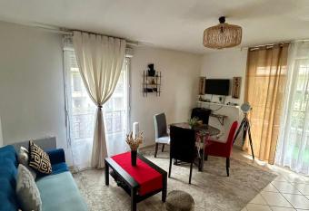 Heyzie has Balcony rooms