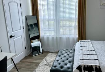 Maison D   amis has rooms with a private hot tub