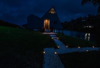 5CHALETS has rooms with a private hot tub