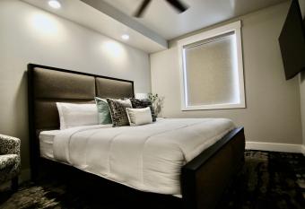 Sage Creek At Moab Luxury Condo D has rooms with a private hot tub