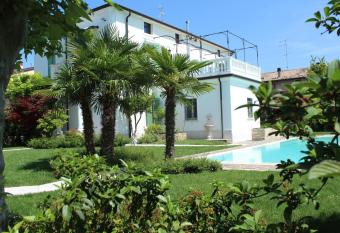 Maison Fortune allows 18 year olds to book a room