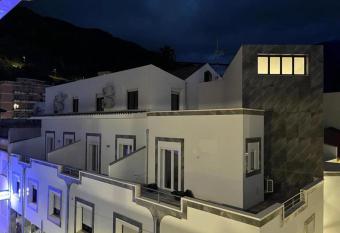 Maresol Residence has Balcony rooms