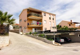 Apartment Jusepe has Balcony rooms