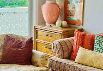 Fernando Flats has Balcony rooms