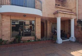 Hermosa casa en el coraz  n de ch  a has Balcony rooms