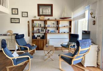 Very bright house with two terraces has Balcony rooms