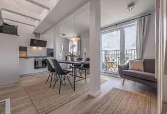 fewo1846 - Goode Utsicht - zentral gelegene Maisonettewohnung mit einem Schlafzimmer allows 18 year olds to book a room