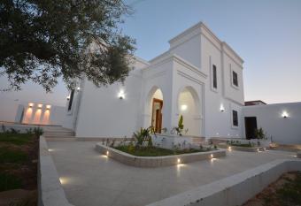 Diar Nader allows 18 year olds to book a room