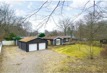 Stuga i natursk  nt omr  de i H    r has Balcony rooms