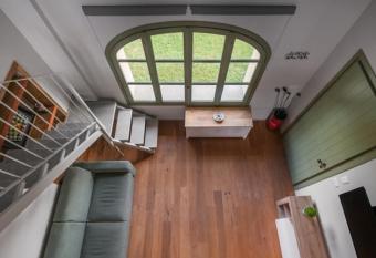 Charming Loft [Golf Club Barolo] allows 18 year olds to book a room