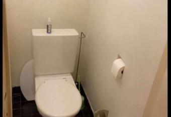 Sejour Vleurgatier has rooms with a private hot tub