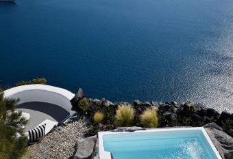 Elegant Santorini Villa - Private Plunge Pool - Eden Villas Two Bedroom Villa - Caldera Views has rooms with a private hot tub